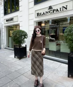 Áo len nữ Evalover 2806 họa tiết tim cúc túi, thiết kế dáng xuông freesize