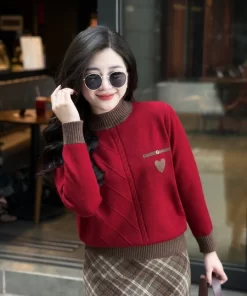 Áo len nữ Evalover 2806 họa tiết tim cúc túi, thiết kế dáng xuông freesize