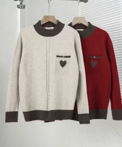 Áo len nữ Evalover 2806 họa tiết tim cúc túi, thiết kế dáng xuông freesize