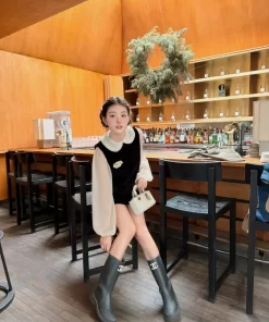 Set áo gile viền lông + chân váy chữ a nhung điệu đà, mặc đi tiệc, cafe3